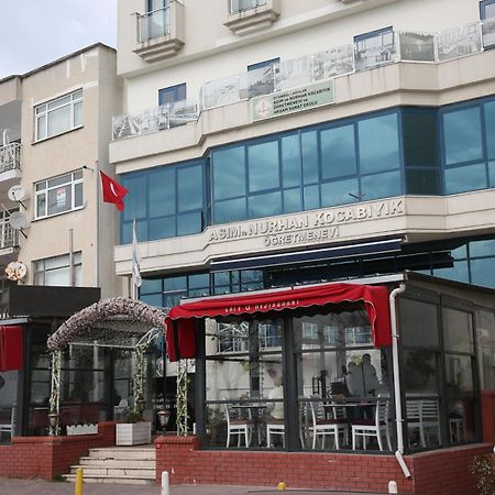Asim Ve Nurhan Kocabiyik Oegretmenevi Stambuł Zewnętrze zdjęcie